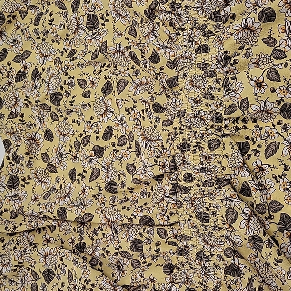 Yellow floral front tie blouse - Picture 6 of 6